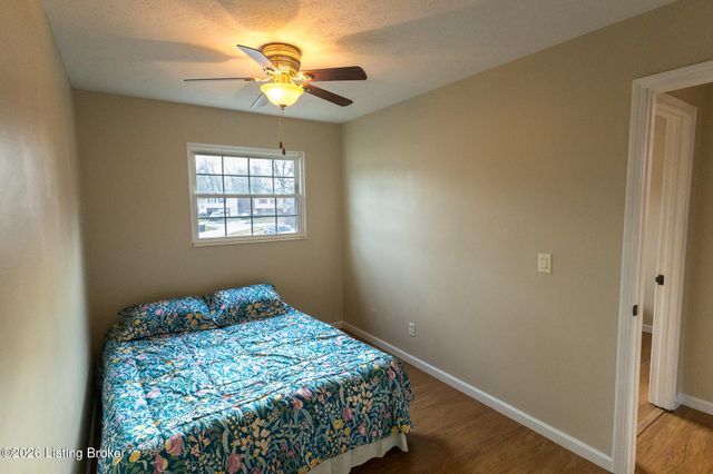 4601 Logby Pl, Louisville, KY 40272