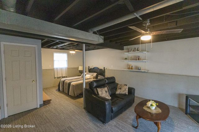 4601 Logby Pl, Louisville, KY 40272