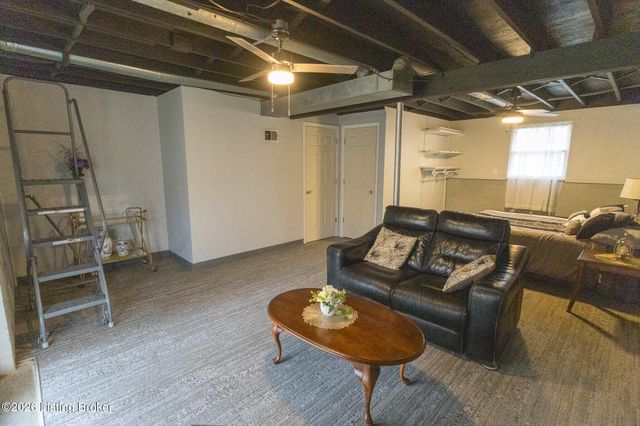 4601 Logby Pl, Louisville, KY 40272