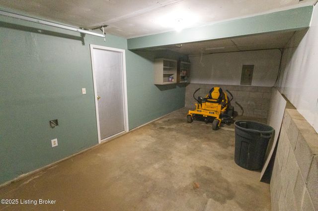 4601 Logby Pl, Louisville, KY 40272