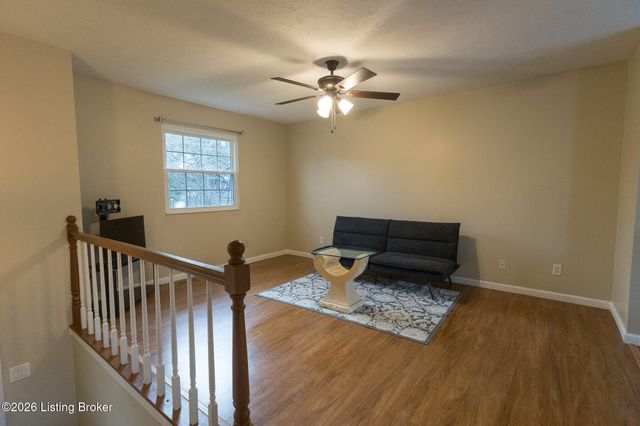 4601 Logby Pl, Louisville, KY 40272