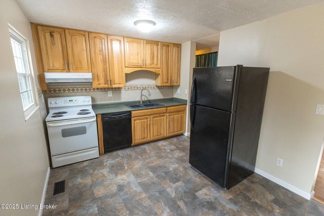 4601 Logby Pl, Louisville, KY 40272