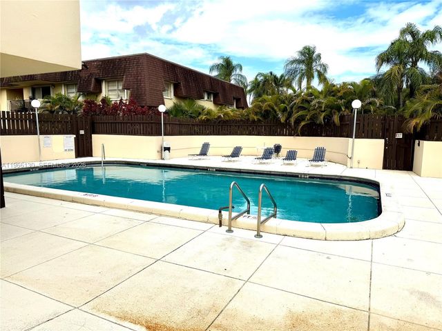 13710 SW 90th Ave C, Miami, FL 33176