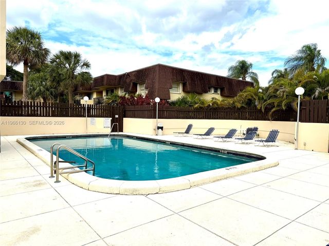 13710 SW 90th Ave C, Miami, FL 33176