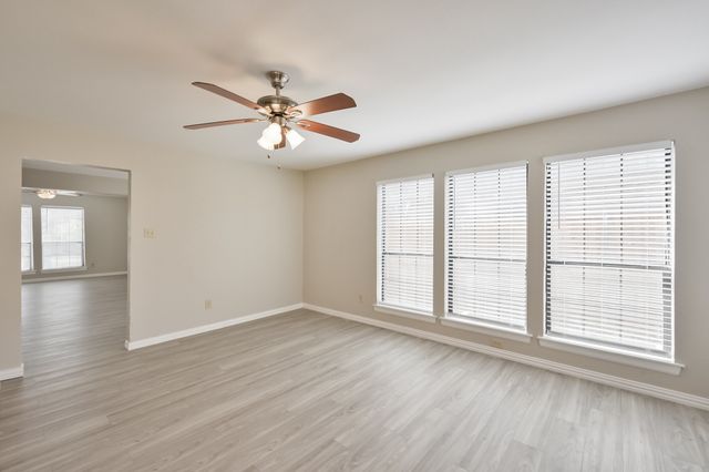 1521 Stratford Drive, Mansfield, TX 76063