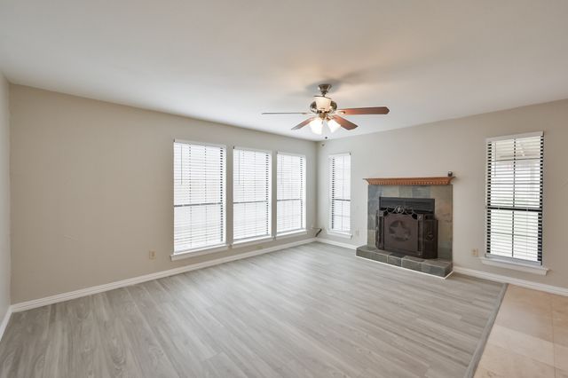 1521 Stratford Drive, Mansfield, TX 76063