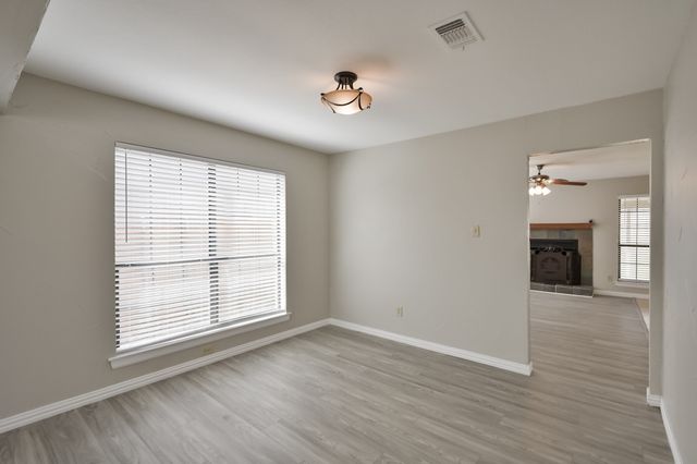 1521 Stratford Drive, Mansfield, TX 76063