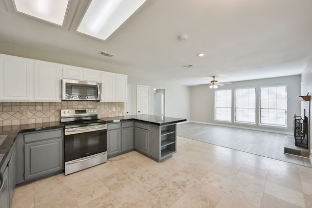 1521 Stratford Drive, Mansfield, TX 76063