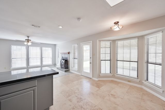 1521 Stratford Drive, Mansfield, TX 76063