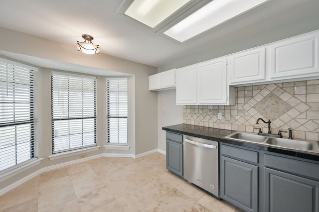 1521 Stratford Drive, Mansfield, TX 76063