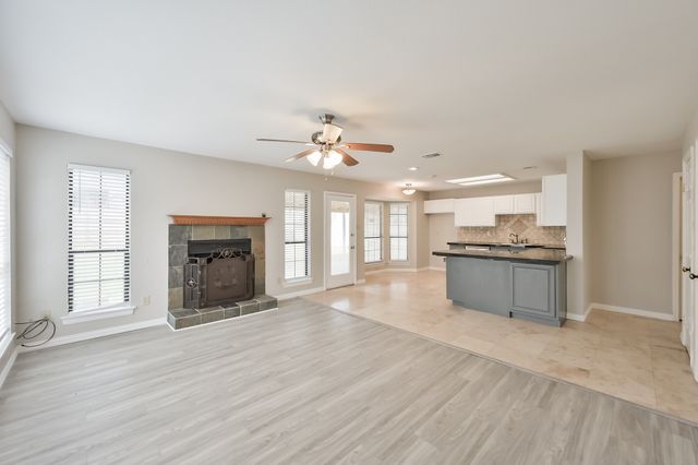 1521 Stratford Drive, Mansfield, TX 76063