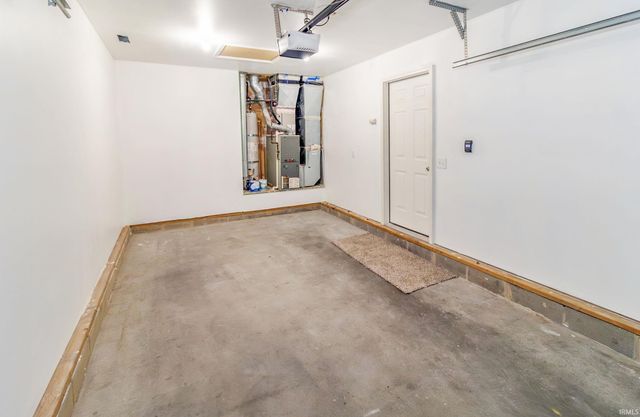 10000 Galleon Court, Evansville, IN 47725