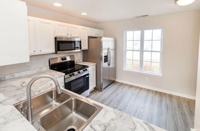 10000 Galleon Court, Evansville, IN 47725