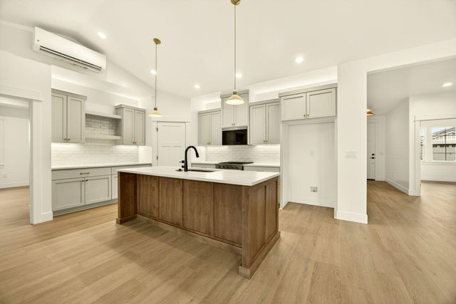 3743 Carlin Drive, Medford, OR 97504