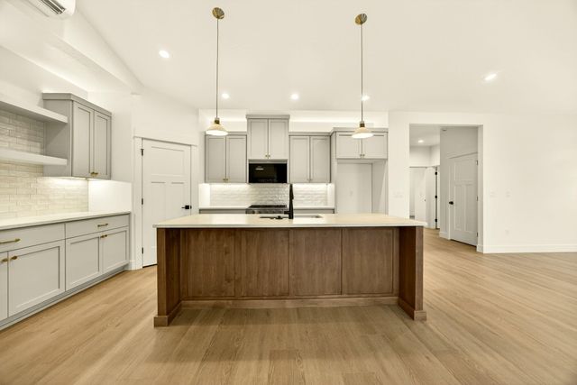 3743 Carlin Drive, Medford, OR 97504