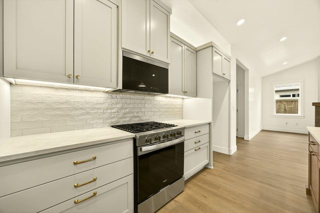 3743 Carlin Drive, Medford, OR 97504