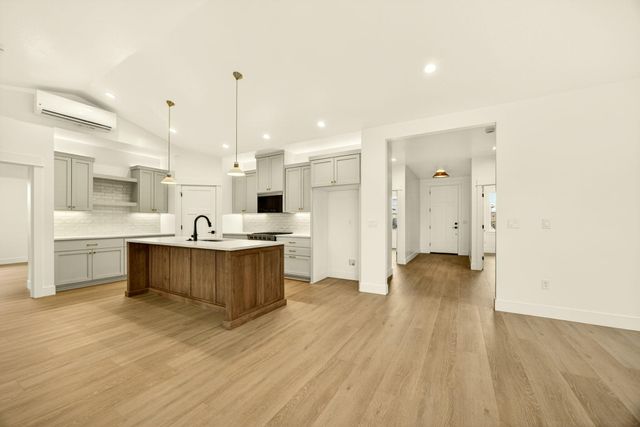 3743 Carlin Drive, Medford, OR 97504