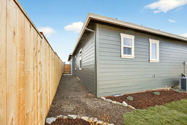 3743 Carlin Drive, Medford, OR 97504