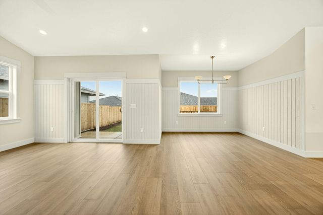 3743 Carlin Drive, Medford, OR 97504