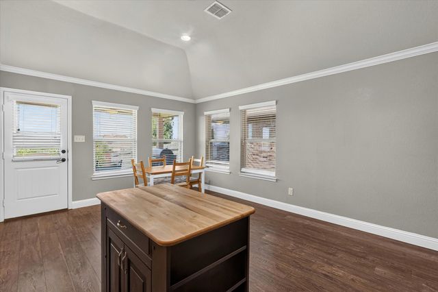 441 E Wishbone Lane, Fort Worth, TX 76052