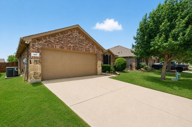 441 E Wishbone Lane, Fort Worth, TX 76052