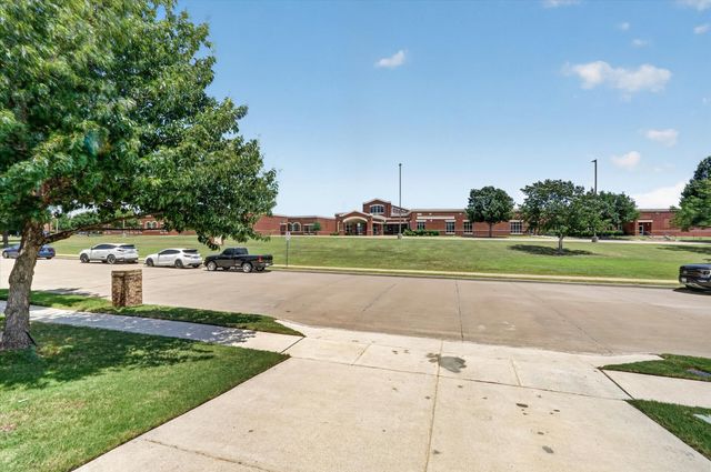 441 E Wishbone Lane, Fort Worth, TX 76052