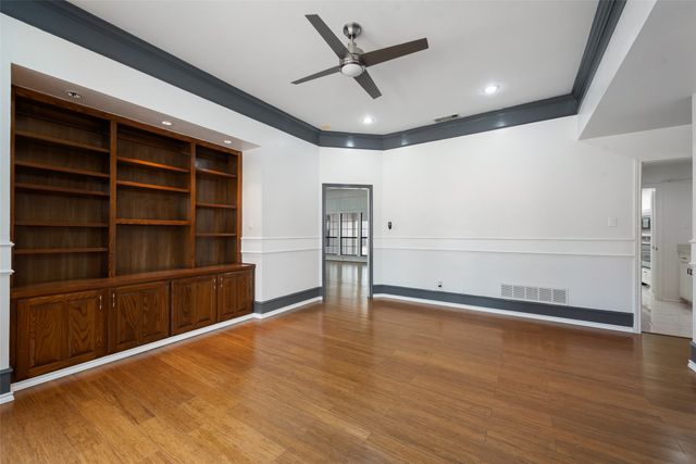 6621 Townlake Circle, Arlington, TX 76016