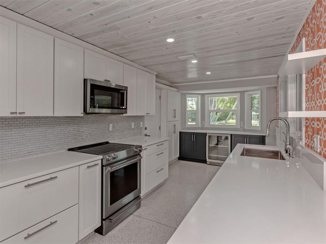 1255 YACHT CLUB DRIVE, Venice, FL 34293