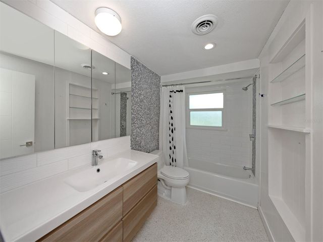 1255 YACHT CLUB DRIVE, Venice, FL 34293