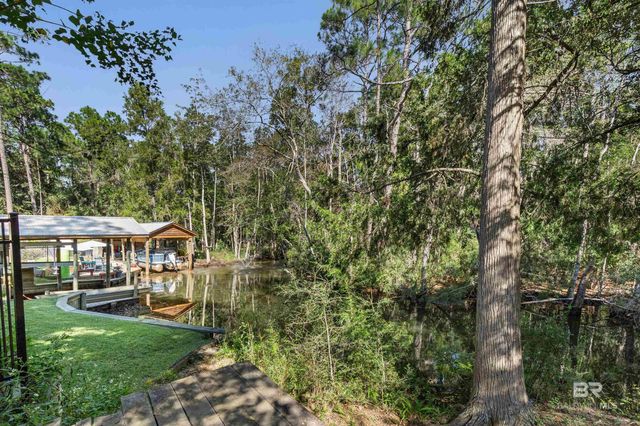 9228 Hammock Road, Elberta, AL 36530