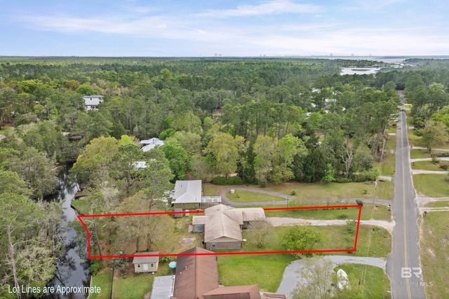 9228 Hammock Road, Elberta, AL 36530