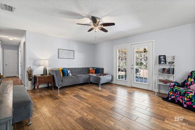 9228 Hammock Road, Elberta, AL 36530