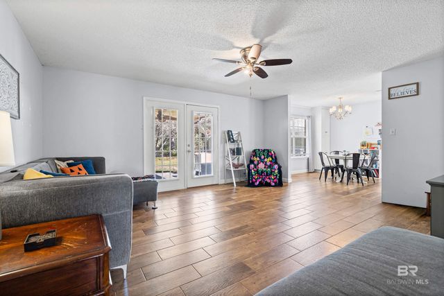 9228 Hammock Road, Elberta, AL 36530