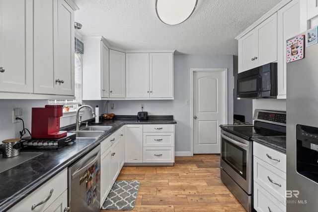 9228 Hammock Road, Elberta, AL 36530