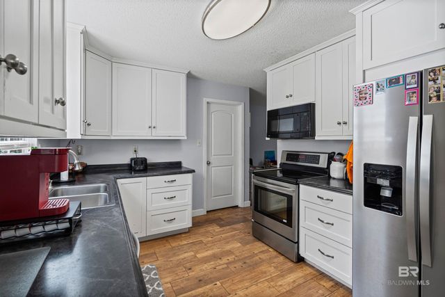 9228 Hammock Road, Elberta, AL 36530