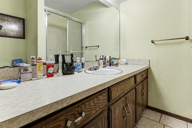 7300 Kings Manor Court, Oklahoma City, OK 73132