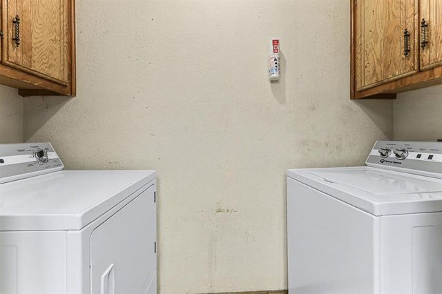 7300 Kings Manor Court, Oklahoma City, OK 73132