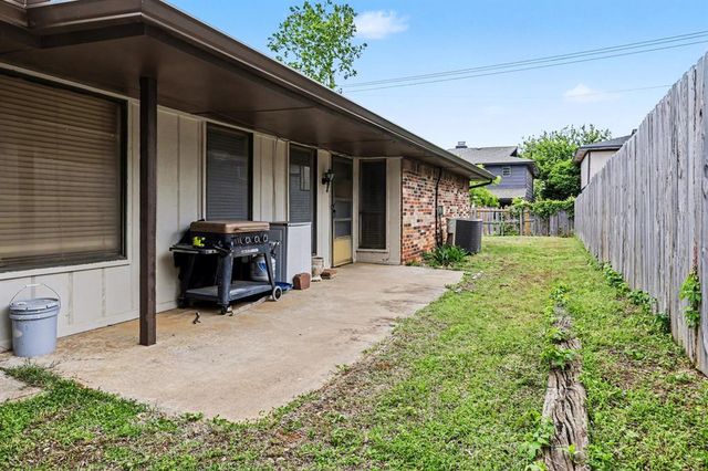 7300 Kings Manor Court, Oklahoma City, OK 73132