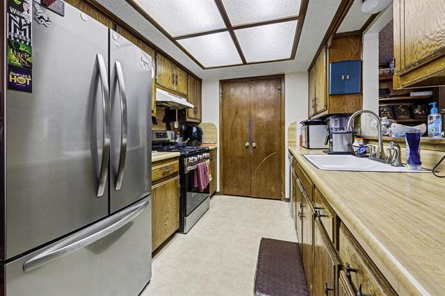 7300 Kings Manor Court, Oklahoma City, OK 73132