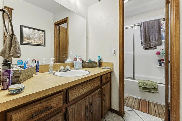 7300 Kings Manor Court, Oklahoma City, OK 73132