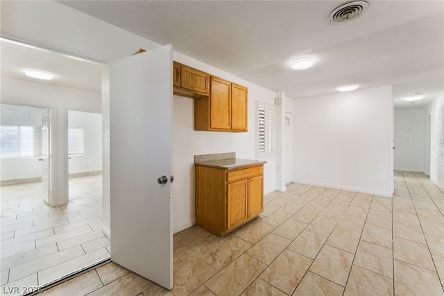 1205 Squires Street, Las Vegas, NV 89146