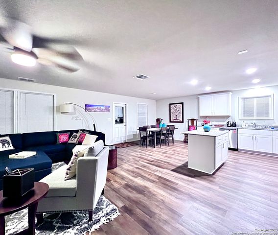 5818 Arcturus, San Antonio, TX 78218