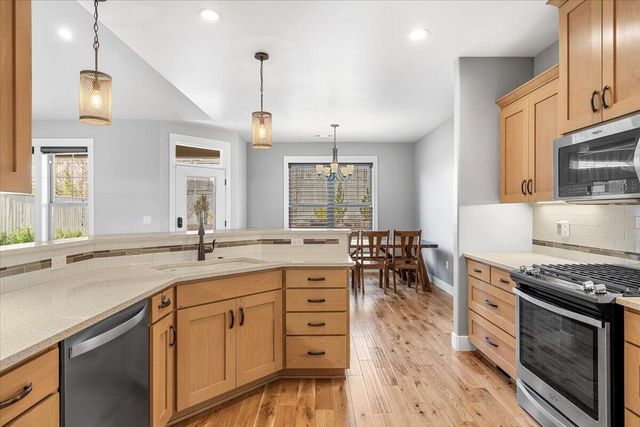 3969 Sunleaf Avenue, Medford, OR 97504