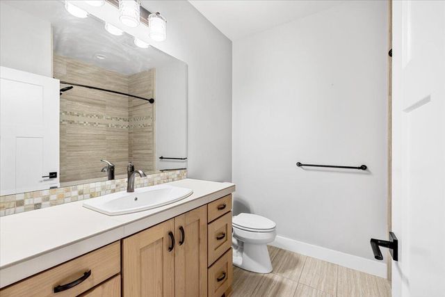 3969 Sunleaf Avenue, Medford, OR 97504