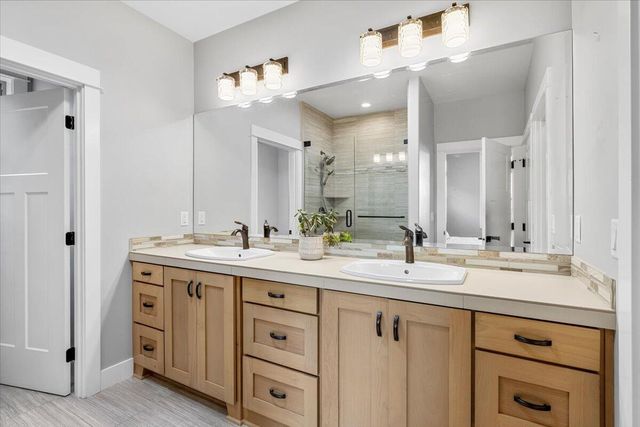 3969 Sunleaf Avenue, Medford, OR 97504