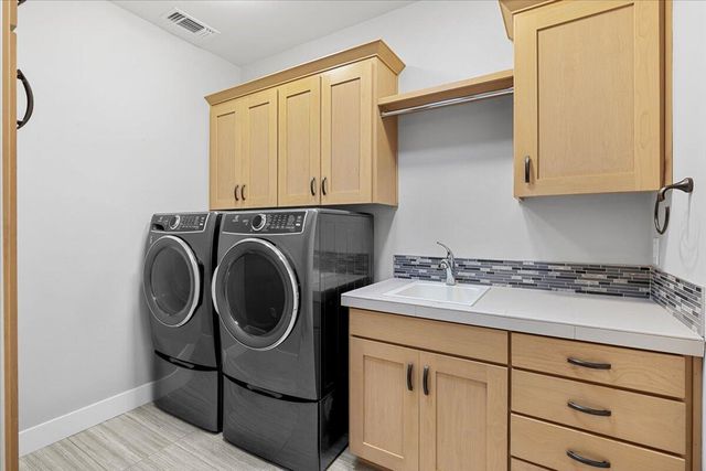 3969 Sunleaf Avenue, Medford, OR 97504