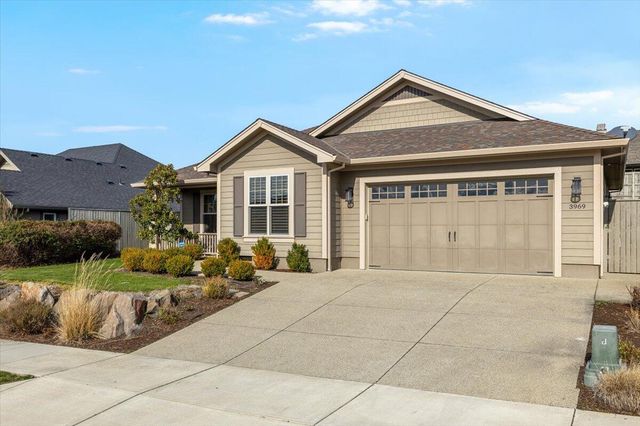 3969 Sunleaf Avenue, Medford, OR 97504