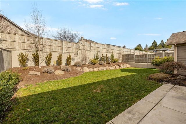 3969 Sunleaf Avenue, Medford, OR 97504