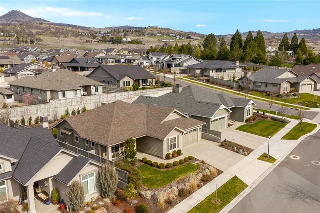 3969 Sunleaf Avenue, Medford, OR 97504