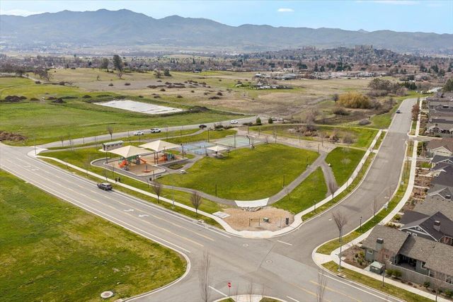 3969 Sunleaf Avenue, Medford, OR 97504